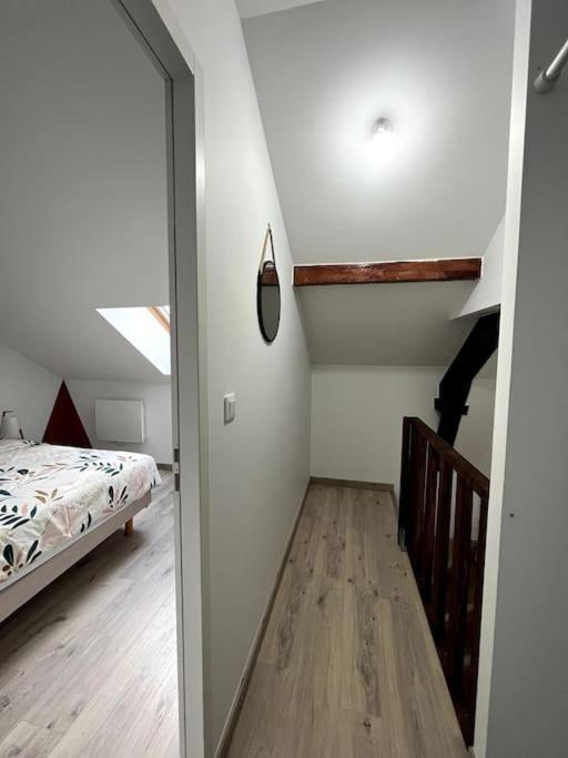 Le Duplex Tout Confort Bressuire Eksteriør bilde